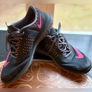 Nike Women's Athletic Shoes in Charcoal and Hot Pink